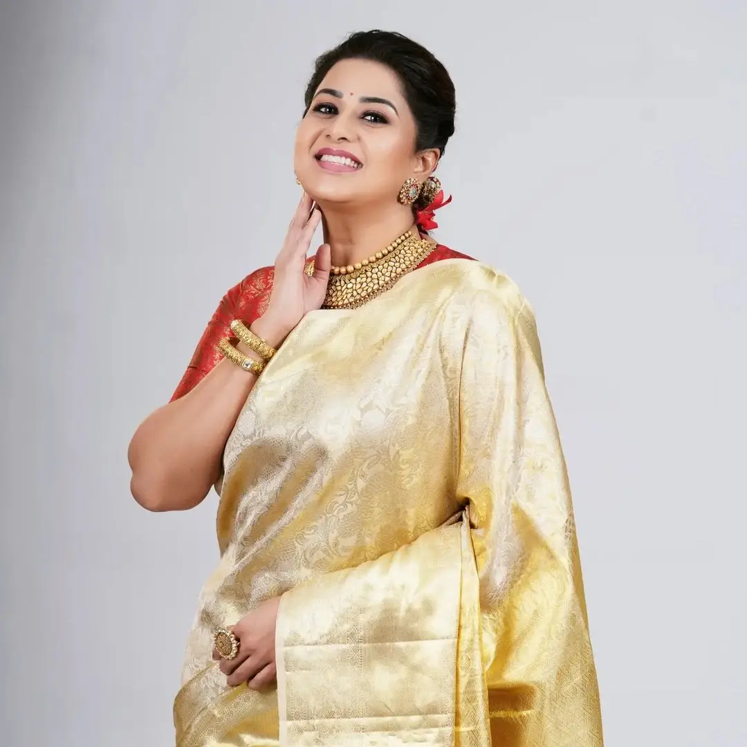 BEAUTIFUL INDIAN ACTRESS SANGEETHA IN YELLOW SAREE 4